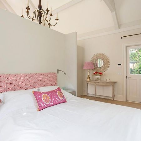 The Annexe - Beautiful Apartment With Garden Close To Heathrow And Windsor Staines-upon-Thames Exterior foto