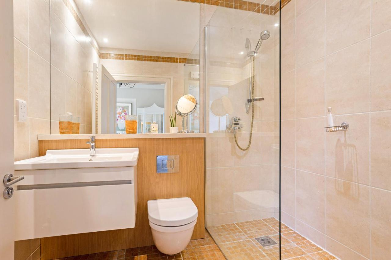 The Annexe - Beautiful Apartment With Garden Close To Heathrow And Windsor Staines-upon-Thames Exterior foto