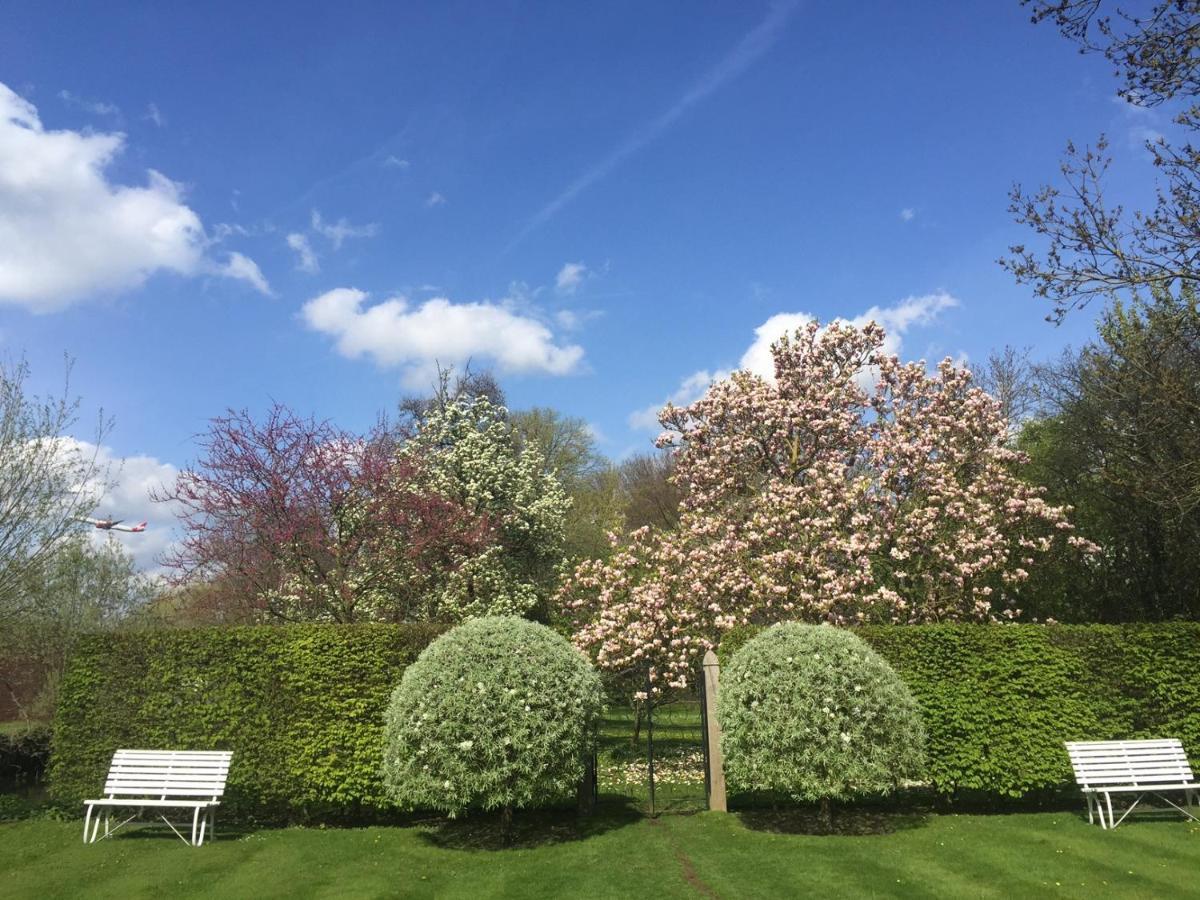The Annexe - Beautiful Apartment With Garden Close To Heathrow And Windsor Staines-upon-Thames Exterior foto